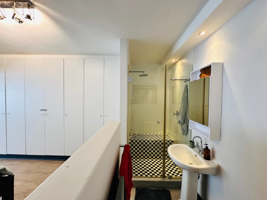 3 Bedroom Property for Sale in Sea Point Western Cape